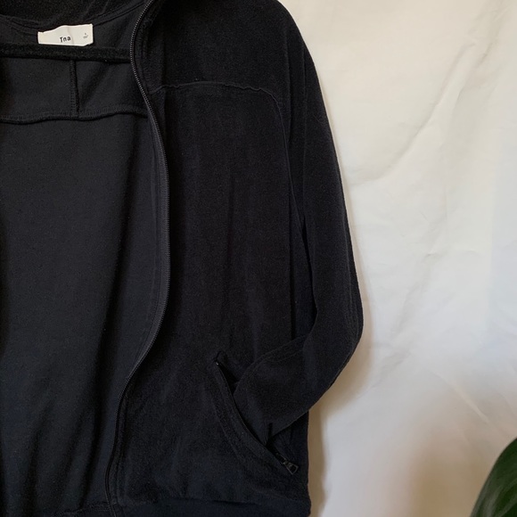Aritzia TNA Zip Up Sweater - Picture 3 of 5